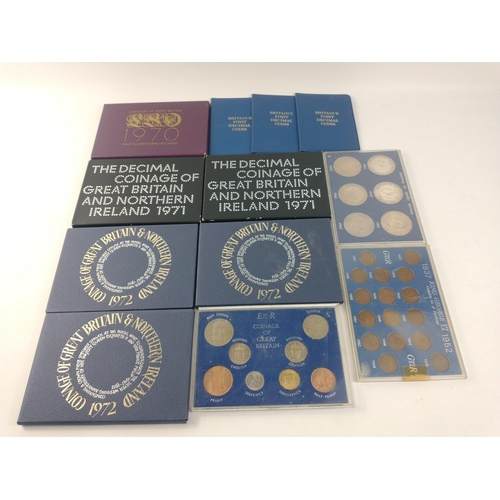 113 - A collection of coin year sets to include 1 x ROYAL MINT  2 x 1970, 2 x 1971, 3 x 1972, a King Georg... 