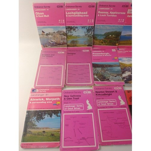 199 - A mixed lot of ORDNANCE SURVEY MAPS to include map publishers such as Bartholomew's and Ordnance Sur... 