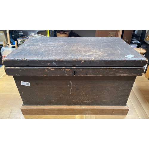 200 - Ready for a voyage of exploration - a wooden twin-handled chest (58x36x33cm approx) plus a bundle of... 