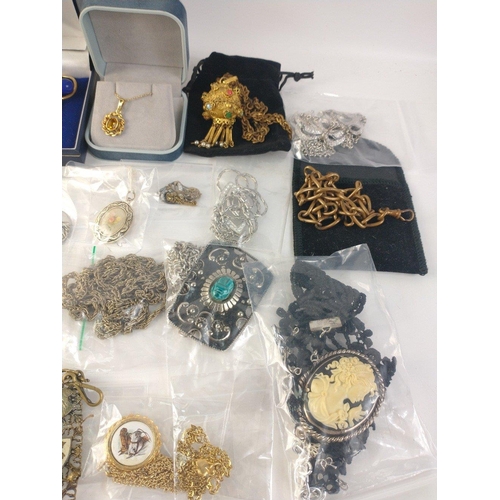 51 - A mixed collection of costume jewellery necklaces and pendants in varying styles, sizes and material... 