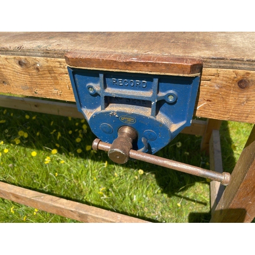 581 - WORKSHOP FIND! - A SUPER STURDY workbench with fitted RECORD bench vice - 6ft length x 2ft depth app... 