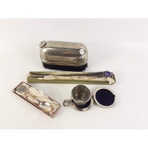 300 - A lovely little collection of interesting items. MUTAX 1920s Antique steam clothes brush in very goo... 