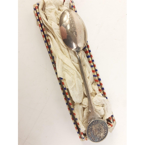 300 - A lovely little collection of interesting items. MUTAX 1920s Antique steam clothes brush in very goo... 