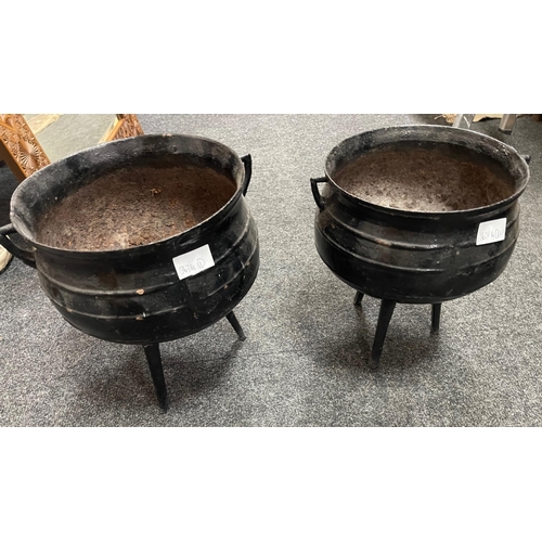 420 - Two medium and smaller sized 'WITCHES CAULDRONS' in cast iron c. late 19th century - would make idea... 