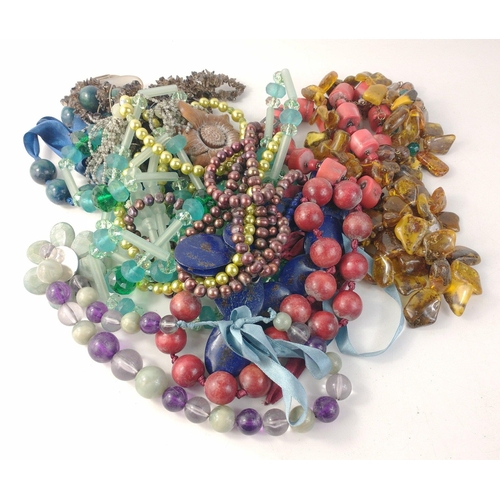 81 - A mixed bag of costume jewellery being lots of beaded necklaces#15
