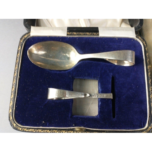 52 - Four boxed sets of silver hallmarked silver cutlery to include 6 pastry forks (Sheffield 1931, weigh... 