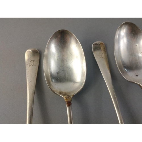 67 - A group of five 18cm silver teaspoons with hallmarks for Sheffield 1923. Makers GB&S. Total gros... 