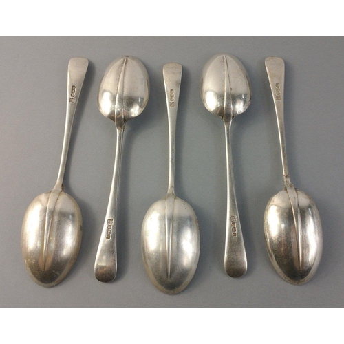 67 - A group of five 18cm silver teaspoons with hallmarks for Sheffield 1923. Makers GB&S. Total gros... 