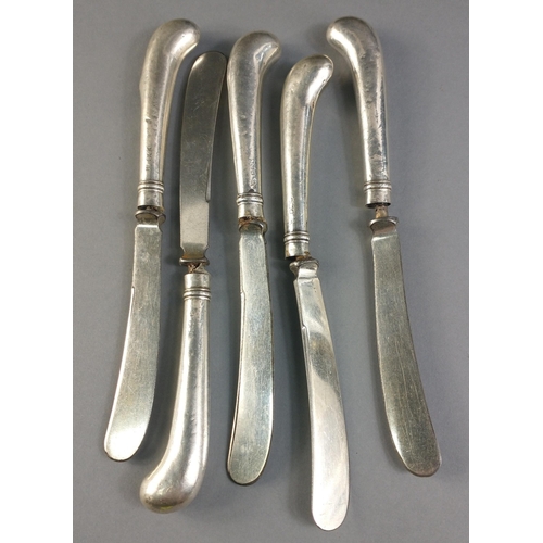 71 - Five silver handled butter knives hallmarked Sheffield, each 17cm long, gross weight 128g approx#78... 