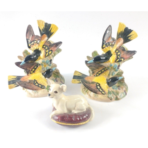 200 - A pair of BESWICK bird groupings (model 926) in good condition with no damage and a BESWICK Chihuahu... 