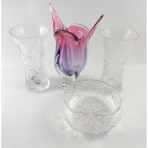 316 - A pair of first quality EDINBURGH CRYSTAL vases each 25cm tall, no damage, also a cranberry heavywei... 