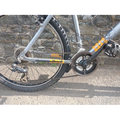 179 - An SR SUNTOUR mountain bike Vectra 7000, series aluminium with 26