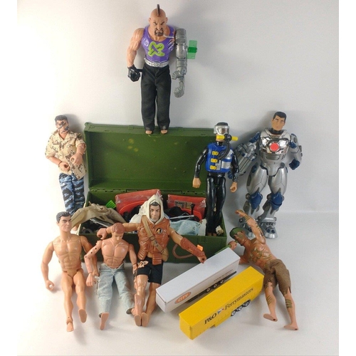 186 - A good quantity of ACTION MAN figures and accessories mainly by HASBRO from the 1990s.  Get your rea... 