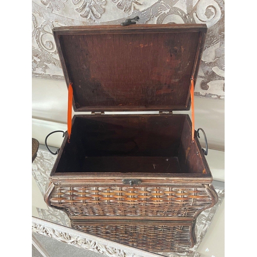 226 - A large pretty EASTERN style basket-weave casket box - 36cm width x 24cm depth x 22cm height approx#... 