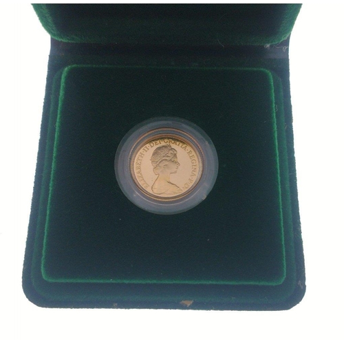 32 - A 1980 ROYAL MINT proof sovereign encapsulated in holder as issued#44