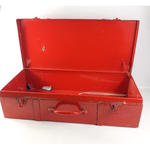 438 - A vintage red metal SIEBE GORMAN box 'Novox lung governed type' measures 64x28x16cm#462