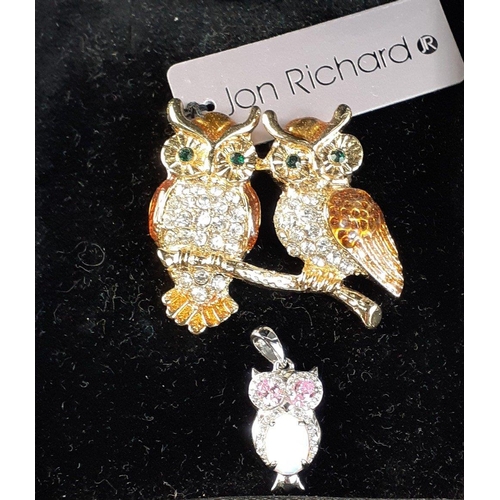 49 - A JON RICHARD owl brooch, a small silver owl pendant with an opal body and pink stone eyes (1.75cm x... 