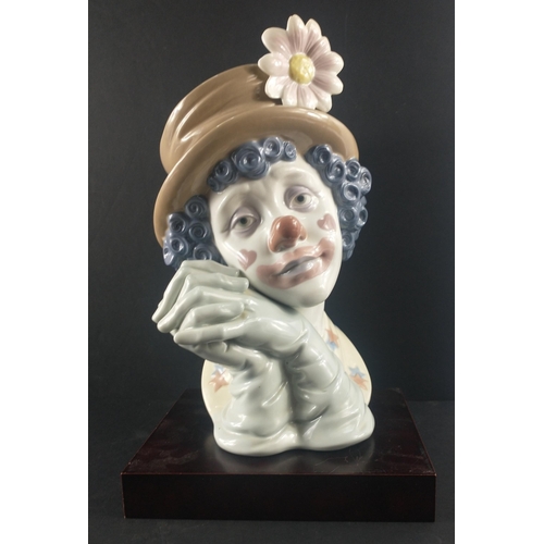 171L - LLADRO 5542 ( Retired) bust of a MELANCHOLY clown with wood base - unboxed - dimensions 32cm Approx ... 