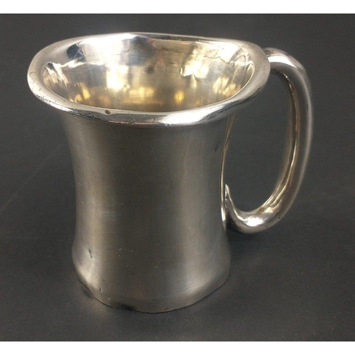 111 - A small boxed tankard, silver hallmarked for Birmingham 1929, stands 6cm high, weight 61g approx, ha... 