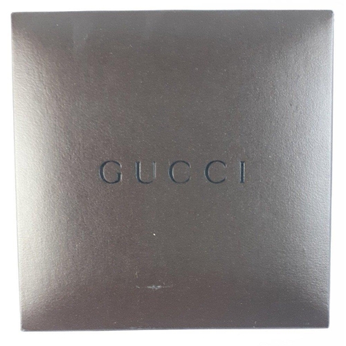 152 - A GUCCI ladies wristwatch model 8500L in box with spare links.  Quartz requires battery otherwise in... 