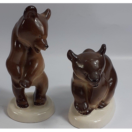 349 - Two playful Russian bears, one 15cm high, the other 10cm.  No damage#349