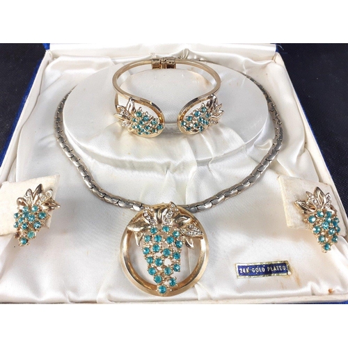 38 - BLING! - LA REGINA by Gail Helene 5th Ave.  24K gold plated jewellery set in fitted case which has w... 