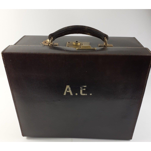 400 - A stunning green Moroccan leather gentleman's fitted travelling box dating to London 1914.  Superb q... 