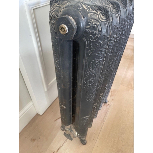 554 - A FRENCH ANTIQUE RADIATOR ( been pressure tested)
This item was purchased in MONMARTRE - Approx 15 y... 