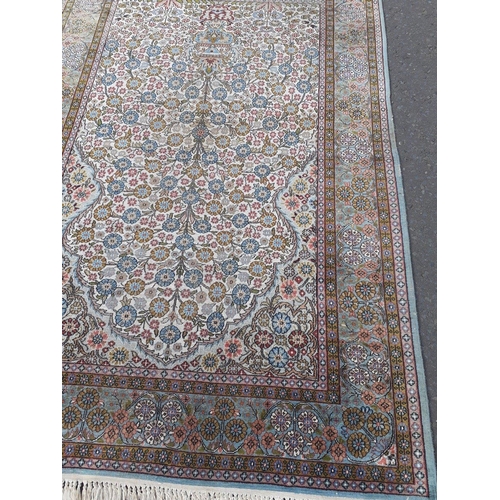 611 - Turkish silk rug. Beautiful rug measuring 190cm x 125cm approx.#615