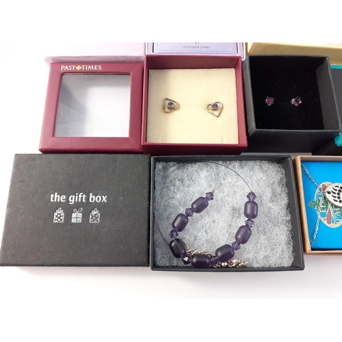 33 - Pressie time - quality boxed costume jewellery to include necklaces, earrings, etc#33