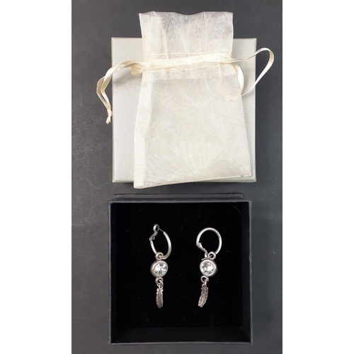 37 - A super little collection of silver and white metal jewellery items to include a 925 marked ingot on... 