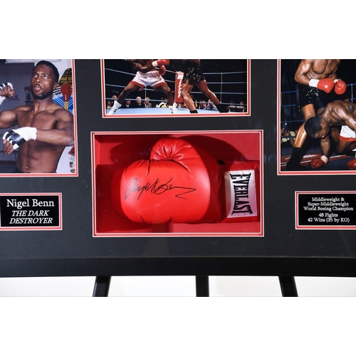 186 - A great item of memorabilia for any boxing fan. A very nicely framed signed boxing glove which has b... 