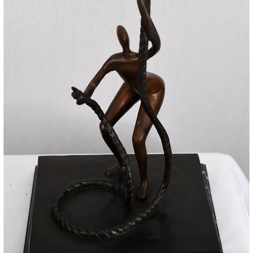 61 - This striking art sculpture of two climbers on a rope has been cast from bronze with the climbers si... 