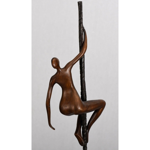 61 - This striking art sculpture of two climbers on a rope has been cast from bronze with the climbers si... 