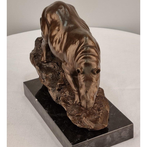 75 - A bronze casting of a Rhino with well sculpted detail on sold marble base. H: 22cm  W: 28cm  D: 12cm... 