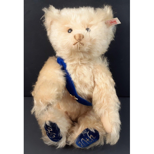 197 - A light blond STEIFF Queen Elizabeth 80th birthday bear, reference 662140, standing 32cm high in its... 