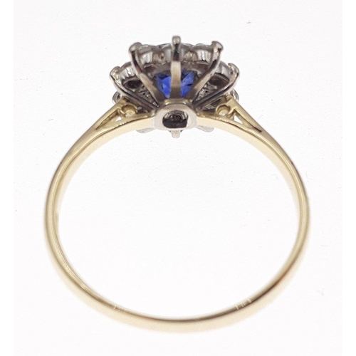 31 - STUNNING! - A beautiful combination LARGE BLUE SAPPHIRE AND DIAMOND 750 stamped yellow gold ring - s... 