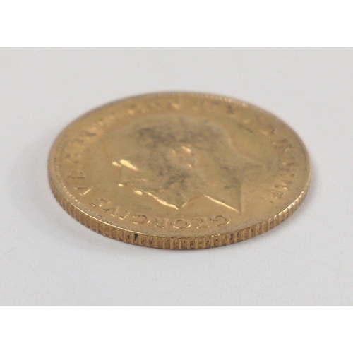 53 - A 1912 George V HALF-SOVEREIGN, weight 4.00g#55