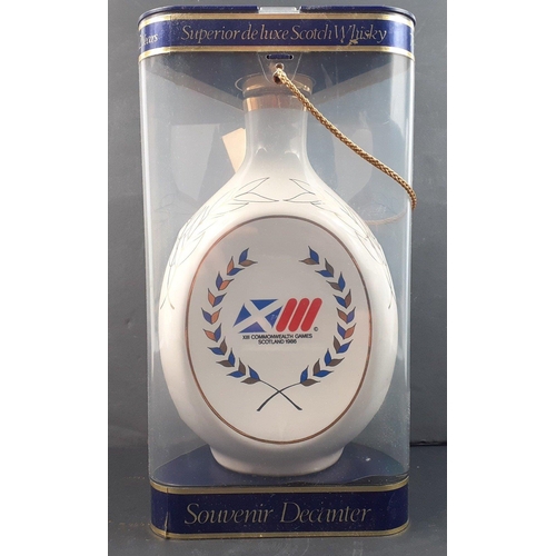 235 - A Souvenir DIMPLE Decanter 75cl celebrating the 1986 Commonwealth Games in original display box#51... 