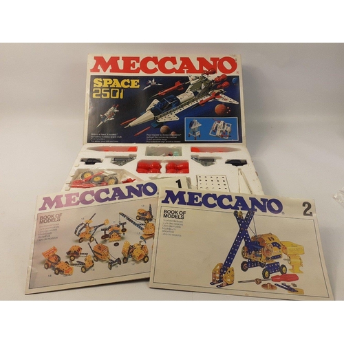 152 - A MECCANO SPACE 2501 construction kit in excellent condition with all components and instruction man... 