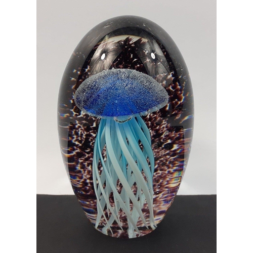 223 - A Juliana OBJET D'ART glass paperweight Blue Jelly Fish, new in box, approx 13cm high#224