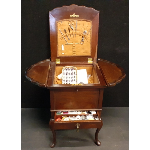 409 - A beautiful wooden sewing storage box, appears Edwardian with RD757105 registration mark. Much sewin... 