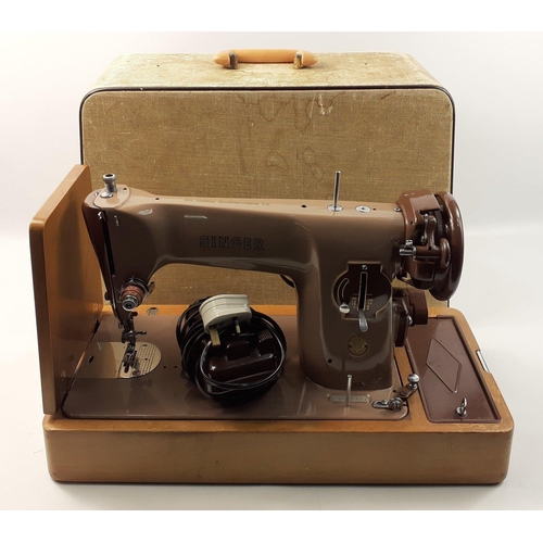 418 - An electric SINGER sewing machine, model no. 201K with the serial number EN623792 dating to 1958 in ... 