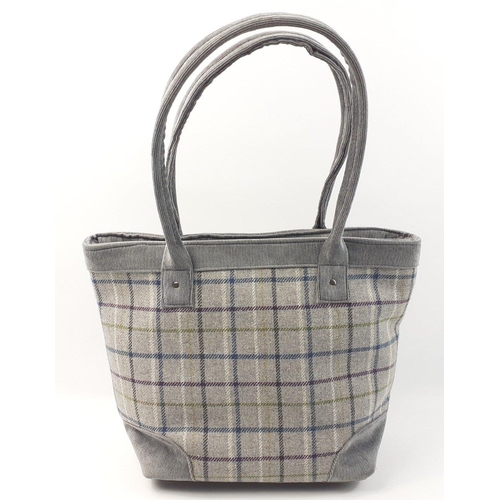 421 - An unused EARTHSQUARED of Edinburgh tweed handbag in lovely grey checked pattern#424