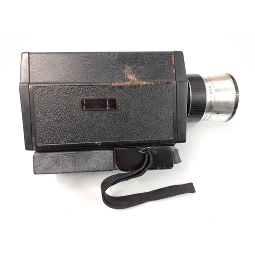 462 - A vintage BELL & HOWELL autoload cine camera#465