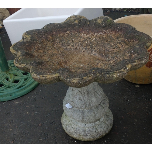 501 - Clam shaped bird bath on pedestal with nice weathering. W: 53cm H: 45cm D: 49cm#504