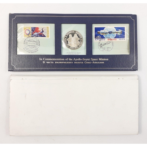 52 - A Franklin Mint 1975 Partners in Space commemorative silver proof coin and stamp set#52