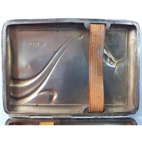 102 - A beautiful ART NOVEAU period solid silver fully hallmarked cigarette case with a wonderful depictio... 