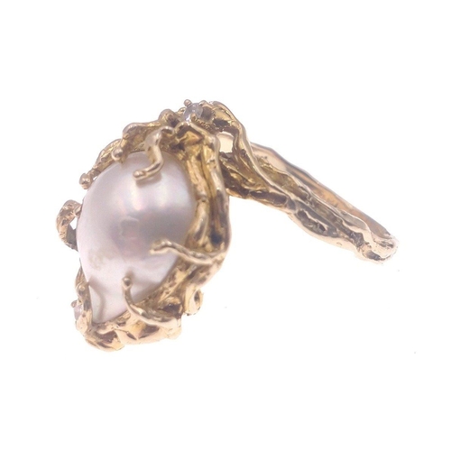 13 - A BESPOKE 585 stamped gold nugget style ring with a large (15mm) natural pearl plus 2 lovely diamond... 