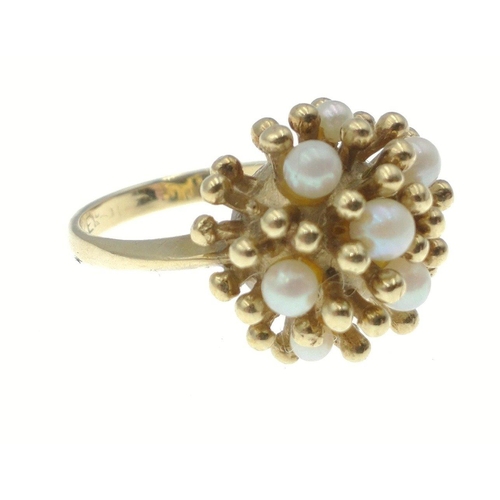 14 - A Sputnik style 9ct stamped gold ring set with 7 pearls, size P, gross weight 5.5g approx#14